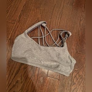 Free to be lululemon bra size 4 EUC